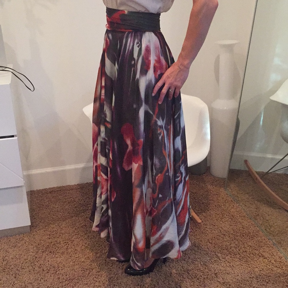 Highwaisted patterned skirt